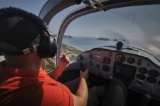 Pilotar una avioneta en la Costa Brava