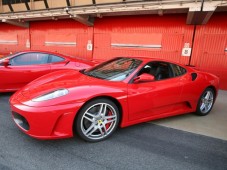 Conduce un Ferrari gracias a Golden Moments