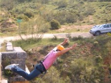 Si quieres emociones fuertes, Golden Moments tiene para ti una experiencia inolvidable: Puenting en Málaga.