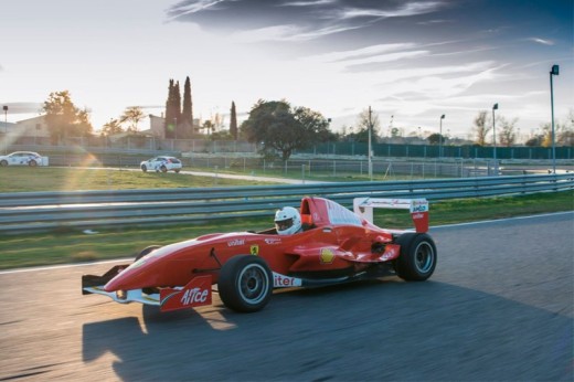 Conduce un Formula en circuito