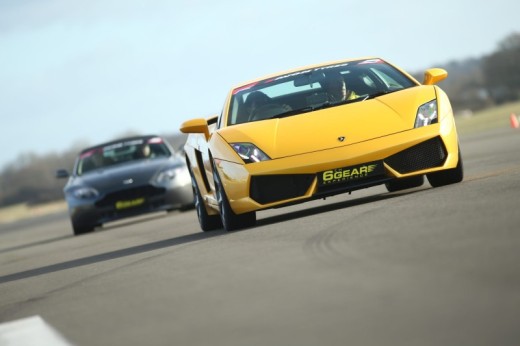 Conduce Nissan, Ferrari y Lamborghini