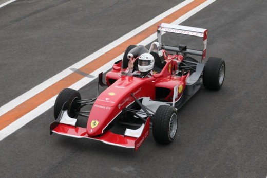 Conducir un Fórmula 2 Ferrari 3/6 vueltas