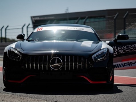Conduzir um Mercedes AMG GT 63 - Super Experience 15 voltas