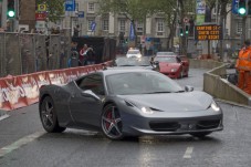 Conduce como copiloto de Ferrari o Lamborghini. Dos vueltas.