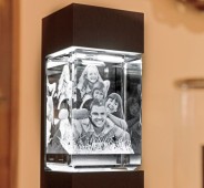 Regalo personalizado con foto grabado en cristal con columna de luz