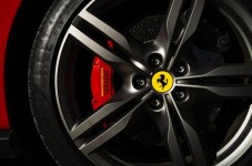 Conduce como copiloto de Ferrari o Lamborghini. Dos vueltas.