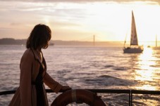 Paseo al atardecer por el río Tajo con música en vivo para 2 personas