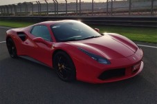Conducir un Ferrari 488 - 3 vueltas en circuito largo