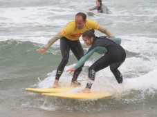 Surfing en Cantabria con Golden Moments.