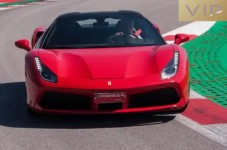 Conducir un Ferrari 488 en circuito