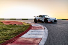 Conduzir Porsche GT3 2 voltas + 1 volta em co-piloto