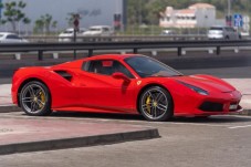 Conducir un Ferrari F8- 4 vueltas en circuito largo