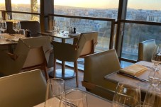 Dîner à la Tour Eiffel - 2 Menus Enfant (4-11)