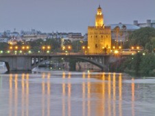 Cena y Espectáculo Flamenco en el Tablao de Sevilla - 2 personas