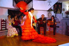 Cena y Espectáculo de Flamenco en el Tablao de Sevilla - 2 personas