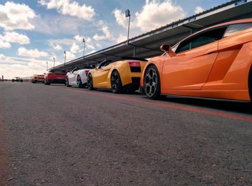 Conducir en el circuito FK1 (Valladolid): Guía completa, coches y precios