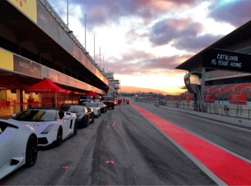 Conducir en el circuito de Barcelona - Catalunya en Montmeló: Guía completa, coches y precios