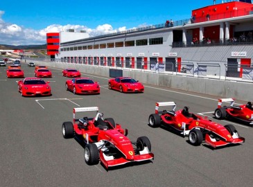 Conducir en el circuito de Navarra (Los arcos): Guía completa, coches y precios
